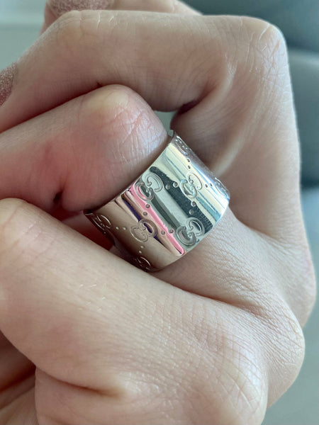 Gucci Milan Extra Wide 14 mm Eternity Ring With Multiples Icon Logo GG In Solid 18Kt White Gold
