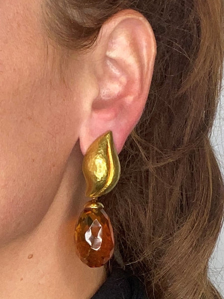 Tiffany & Co. By Paloma Picasso Pair of Dangle Earrings In Hammered 18Kt Yellow Gold With Amber Drops