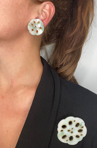 Angela Cummings Studios 1983 Organic Lotus Pendant Brooch In 18Kt Gold With Nephrite Jade