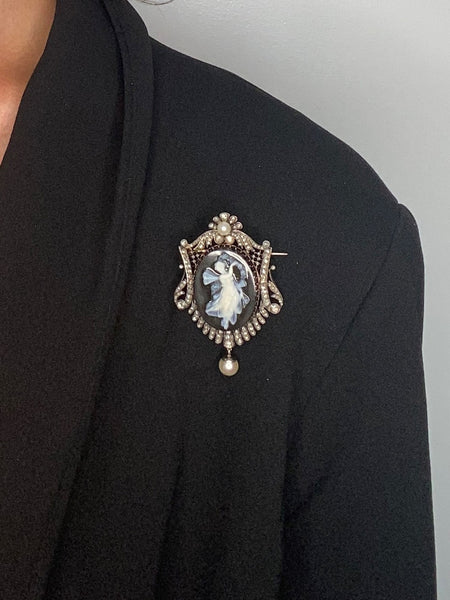 French 1860 Neo Classic Pendant Brooch In 18Kt Gold With Diamonds And Natural Pearls