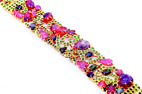 RARE 22 KT GOLD BRACELET WITH 81.56 Ctw TOURMALINE CARVINGS & EMERALDS