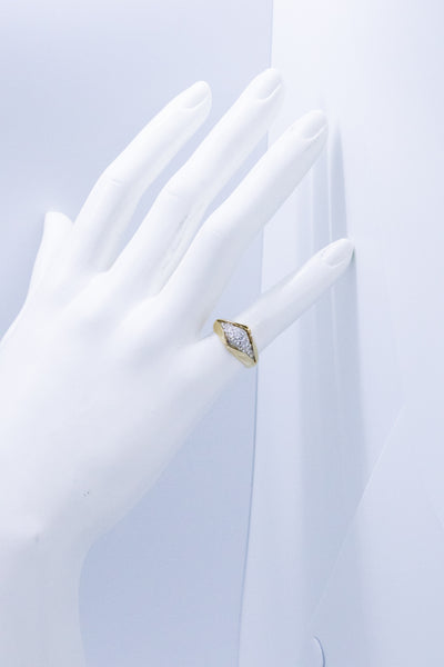 VAN CLEEF & ARPELS VCA DIAMONDS 18 KT AND PLATINUM RING