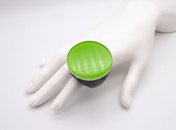 GERDA LYNGGAARD MONIES 1998 FRANCE VINTAGE STATEMENT RING IN GREEN LUCITE