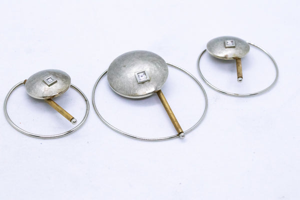 JEANNETTE FOSSAS STUDIO JEWELRY SET OF EARRINGS & BROOCH