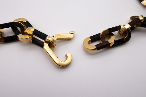 ITALY 1970 RARE MODERNIST 18 KT GOLD NECKLACE WITH ROSE WOOD LINKS