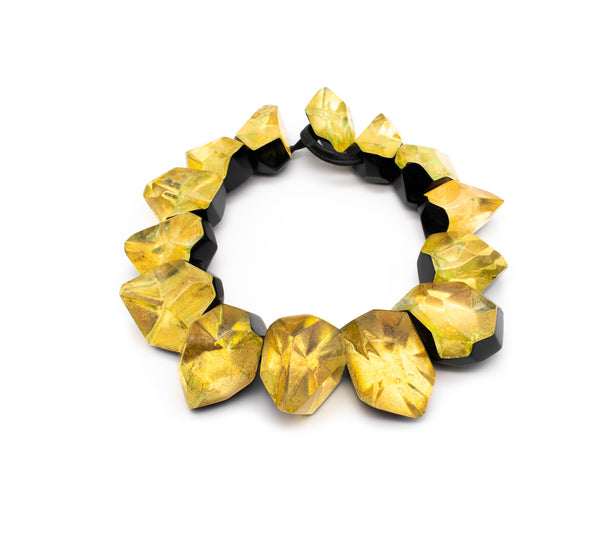 GERDA LYNGGAARD MONIES 1998 FRANCE VINTAGE GOLDEN & BLACK LUCITE NECKLACE