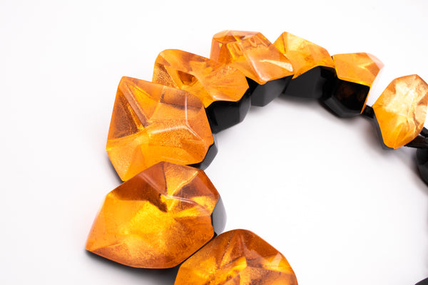 GERDA LYNGGAARD MONIES 1998 FRANCE VINTAGE COPPER & BLACK LUCITE NECKLACE