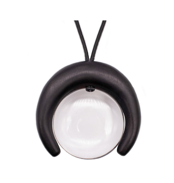 GERDA LYNGGAARD MONIES 1998 FRANCE VINTAGE LUCITE DISC & EBONY NECKLACE