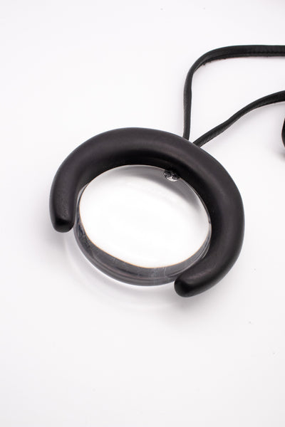 GERDA LYNGGAARD MONIES 1998 FRANCE VINTAGE LUCITE DISC & EBONY NECKLACE