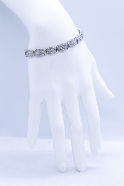 BAGUETTE DIAMONDS CLUSTERS 12.61 CARATS 14 KT BRACELET