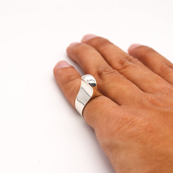 *Tiffany & Co. 1977 Elsa Peretti Rare Sculptural freeform Ring in Sterling Silver