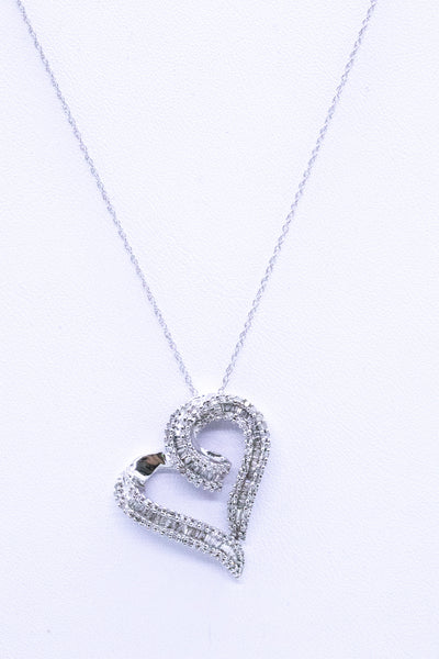 CLASSIC 10 KT CHAINED HEART WITH 2.16 Cts DIAMONDS