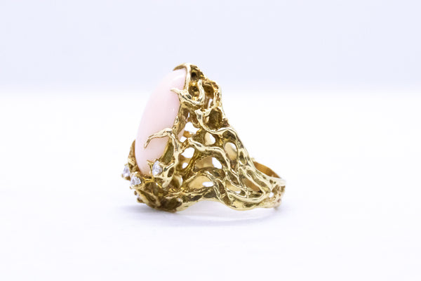 ARTHUR KING 18 KT GOLD RING WITH CORAL AND DIAMONDS