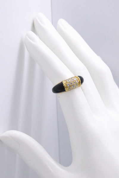 VAN CLEEF & ARPELS VCA 18 KT RING WITH DIAMONDS AND BLACK ONYX