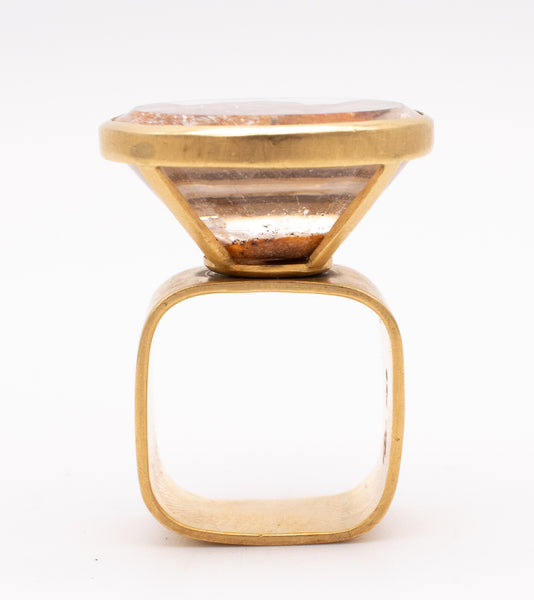 GERMAN 1970'S GEOMETRIC 18 KT KINETIC  SPINNING RING WITH A 25 Cts SAGENITIC QUARTZ