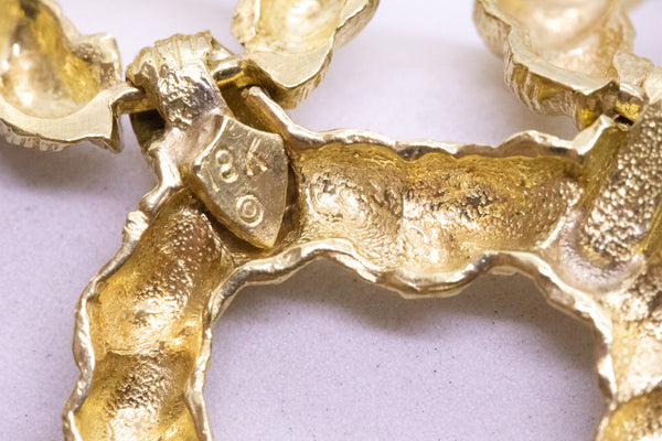 MASSIVE 18 KT GOLD SAUTOIR WITH A JEWELED ELEPHANT PENDANT