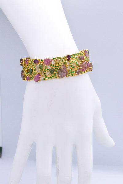 RARE 22 KT GOLD BRACELET WITH 81.56 Ctw TOURMALINE CARVINGS & EMERALDS