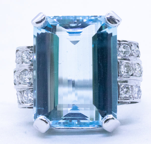 ART DECO PLATINUM 1930 RING WITH 17.40 Cts IN DIAMONDS & AQUAMARINE