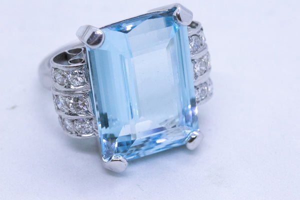 ART DECO PLATINUM 1930 RING WITH 17.40 Cts IN DIAMONDS & AQUAMARINE