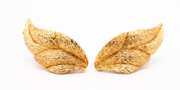 VAN CLEEF & ARPELS 1965 PARIS 18 KT GOLD HERISSON FEATHER EARRINGS