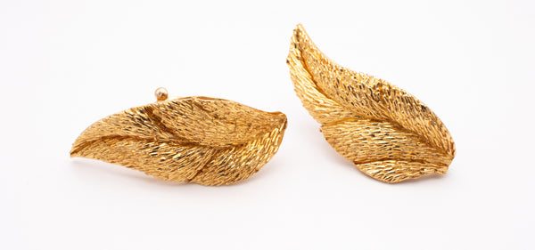 VAN CLEEF & ARPELS 1965 PARIS 18 KT GOLD HERISSON FEATHER EARRINGS