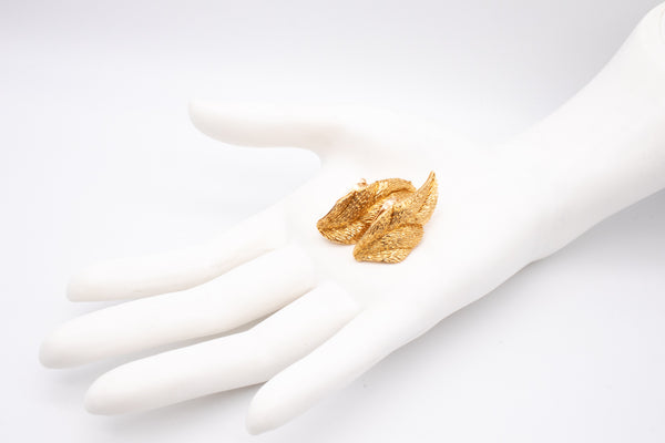 VAN CLEEF & ARPELS 1965 PARIS 18 KT GOLD HERISSON FEATHER EARRINGS
