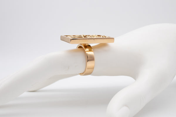 ARNALDO POMODORO EXTREMELY RARE SCULPTURAL RING IN 18 KT GOLD