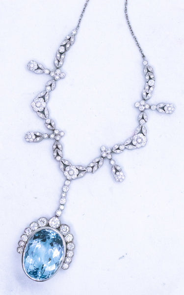 ART DECO PLATINUM NECKLACE WITH 28.45 Cts OF DIAMOND & OVAL AQUAMARINE
