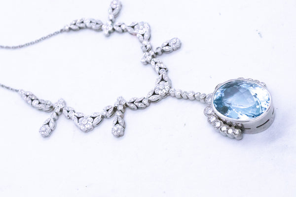 ART DECO PLATINUM NECKLACE WITH 28.45 Cts OF DIAMOND & OVAL AQUAMARINE