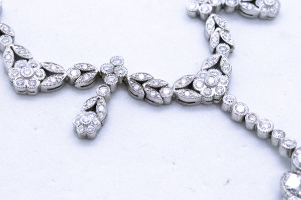 ART DECO PLATINUM NECKLACE WITH 28.45 Cts OF DIAMOND & OVAL AQUAMARINE