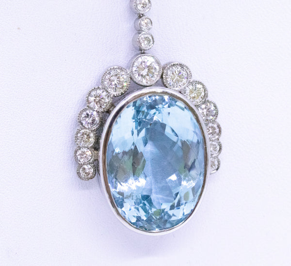 ART DECO PLATINUM NECKLACE WITH 28.45 Cts OF DIAMOND & OVAL AQUAMARINE
