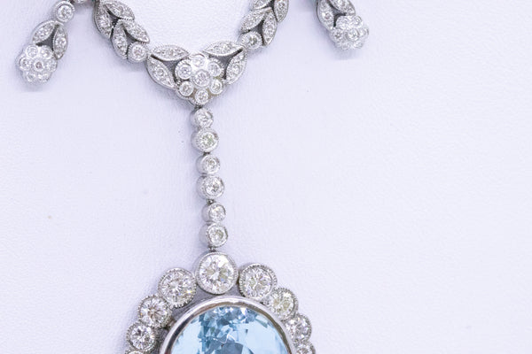 ART DECO PLATINUM NECKLACE WITH 28.45 Cts OF DIAMOND & OVAL AQUAMARINE