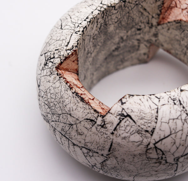 Thomas Gentille 1970 Crackled Egg Shells Pendant Bangle Bracelet In Carved Wood