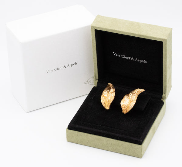 VAN CLEEF & ARPELS 1965 PARIS 18 KT GOLD HERISSON FEATHER EARRINGS