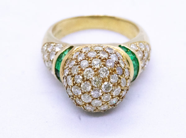 MODERN 18 KT RING WITH 2.71 Cts OF DIAMONDS & EMERALDS