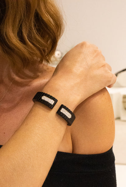 EUROPEAN MODERNIST 18 KT BRACELET WITH CARVED ONYX AND 2.10 Cts OF DIAMONDS