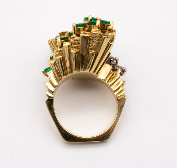 Modernist 1970 Bold Cocktail Ring In 18Kt With 3.15 Cts Of Diamonds And Emeralds