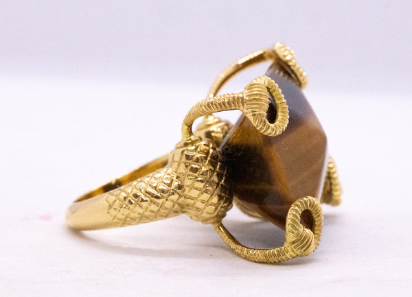 GUCCI ITALY 18 KT GOLD HORSE BIT RING WITH A MASSIVE TIGER EYE