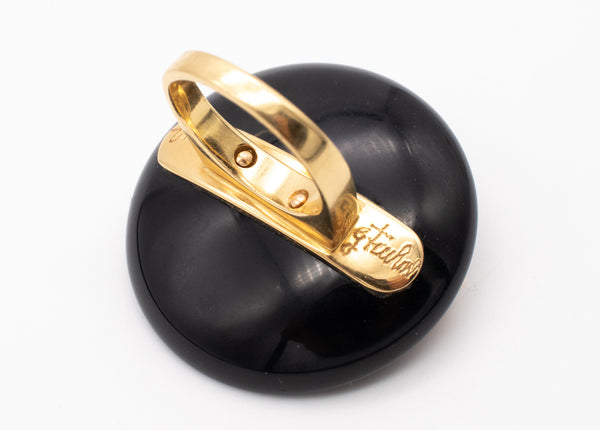 GIORGIO FACCHINI 2012 Italy Sculptural Ring In 18Kt Yellow Gold With Carved Onyx