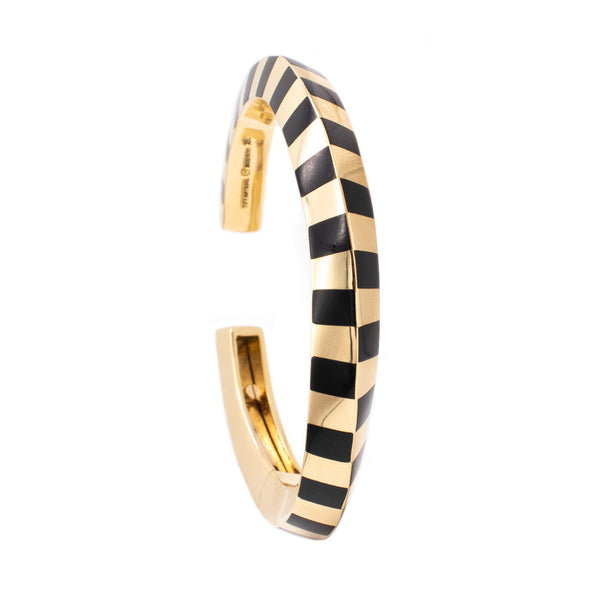 ANGELA CUMMINGS FOR TIFFANY & CO. 18 KT GEOMETRIC TWISTED CUFF WITH BLACK JADE