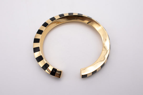 ANGELA CUMMINGS FOR TIFFANY & CO. 18 KT GEOMETRIC TWISTED CUFF WITH BLACK JADE