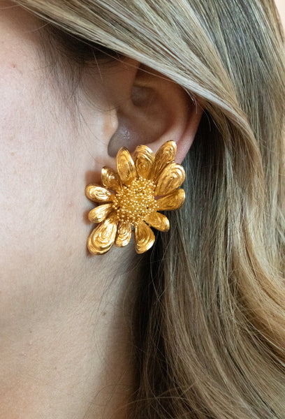 CHAUMET PARIS 1964 RARE 18 KT GOLD LARGE FLORAL EARRINGS
