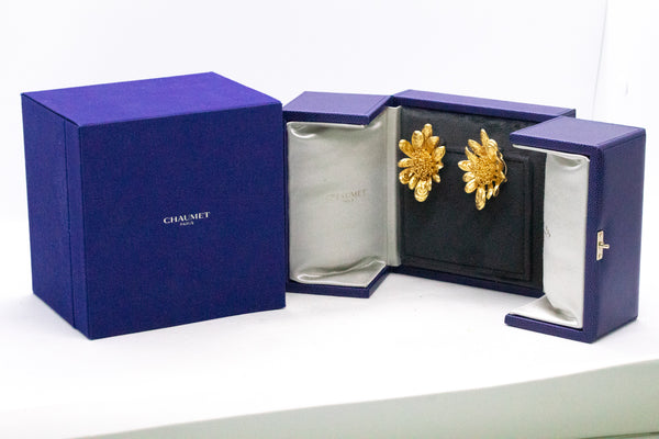 CHAUMET PARIS 1964 RARE 18 KT GOLD LARGE FLORAL EARRINGS