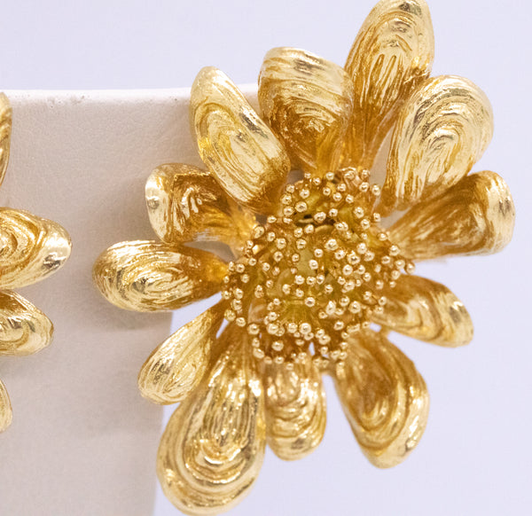 CHAUMET PARIS 1964 RARE 18 KT GOLD LARGE FLORAL EARRINGS