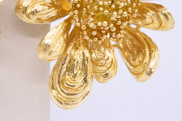 CHAUMET PARIS 1964 RARE 18 KT GOLD LARGE FLORAL EARRINGS
