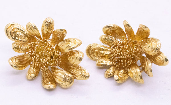 CHAUMET PARIS 1964 RARE 18 KT GOLD LARGE FLORAL EARRINGS