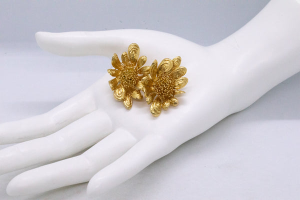 CHAUMET PARIS 1964 RARE 18 KT GOLD LARGE FLORAL EARRINGS