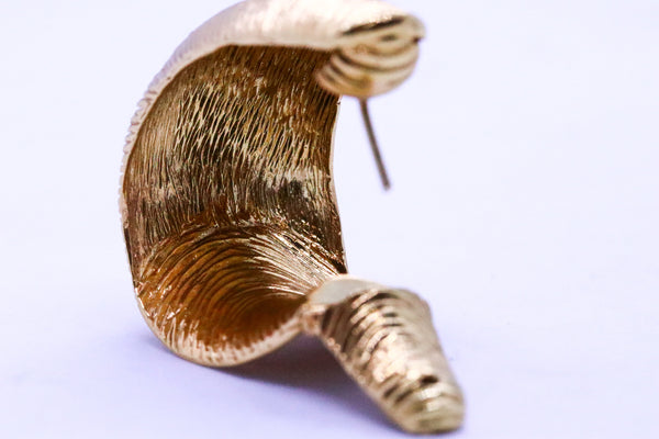 DESIGNER 18 KT GOLD PAIR OF HAND MADE EUROPEAN EARRINGS