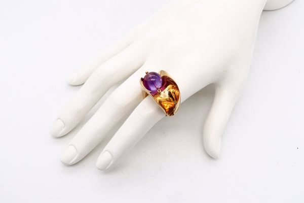 *Versace Milan 18 kt yellow gold kinetic sculptural swivel ring with gemstone