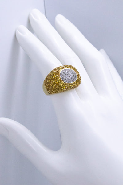 MODERN 18 KT RING WITH 9.36 Cts DIAMONDS AND YELLOW SAPPHIRES